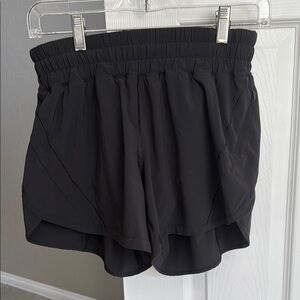 Lululemon 5” Track That Mid Rise lined short